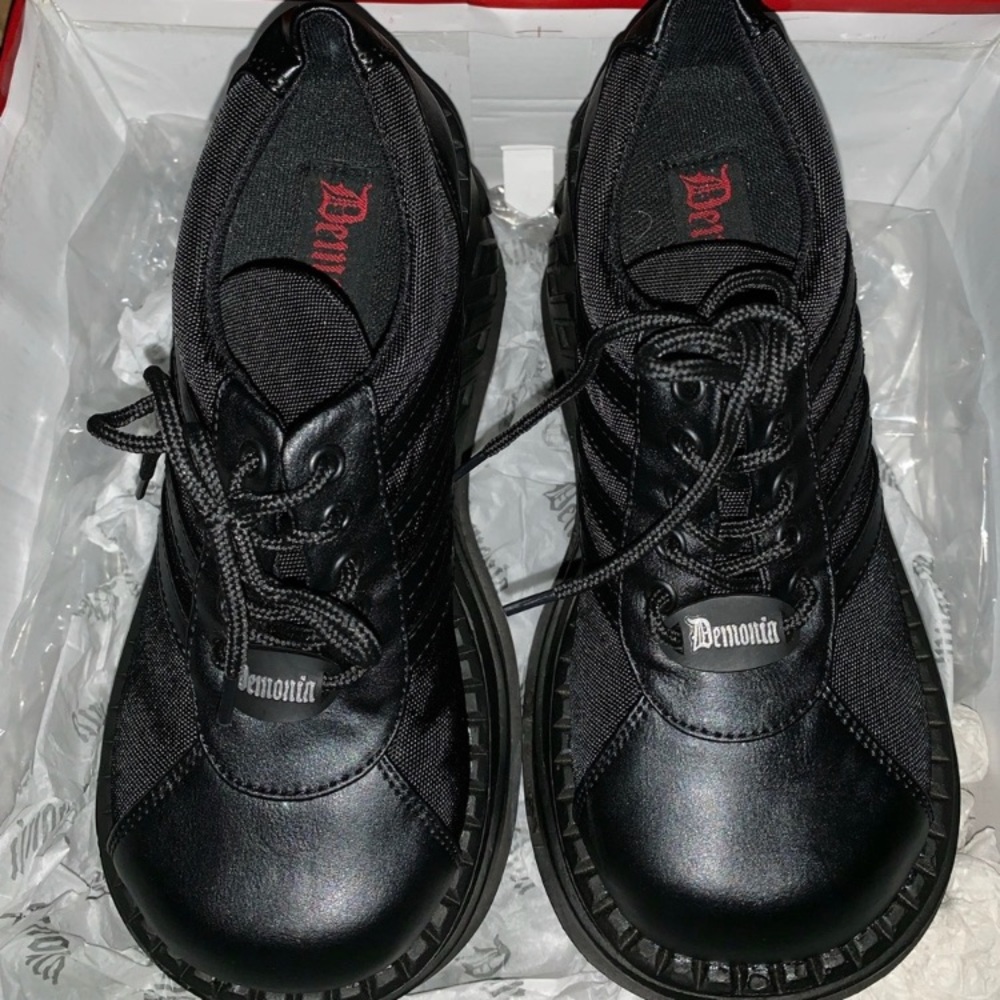 Demonia Stomp Platforms Brand New In Box - Picture 4 of 8